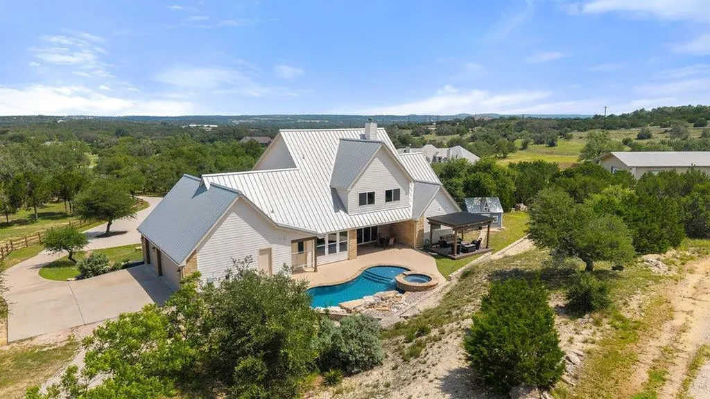 1051 Trailhead Circle Dripping Springs TX 78620
