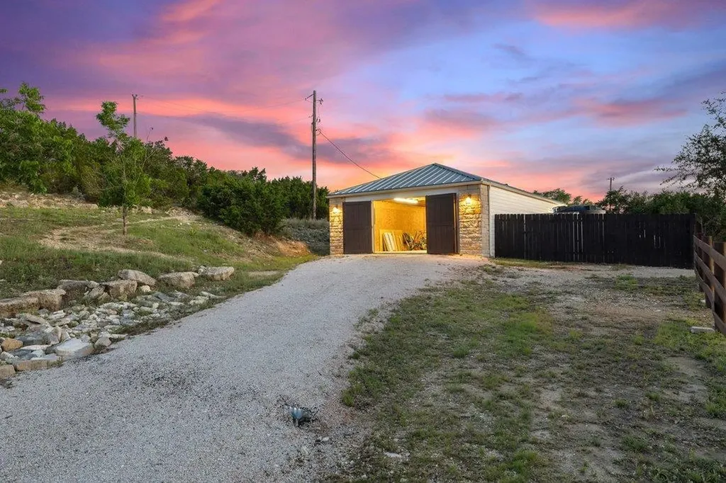 1051 Trailhead Circle Dripping Springs TX 78620