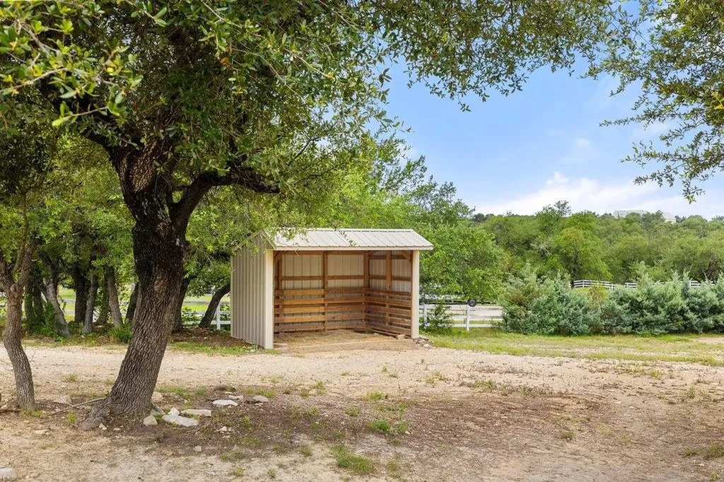 1051 Trailhead Circle Dripping Springs TX 78620