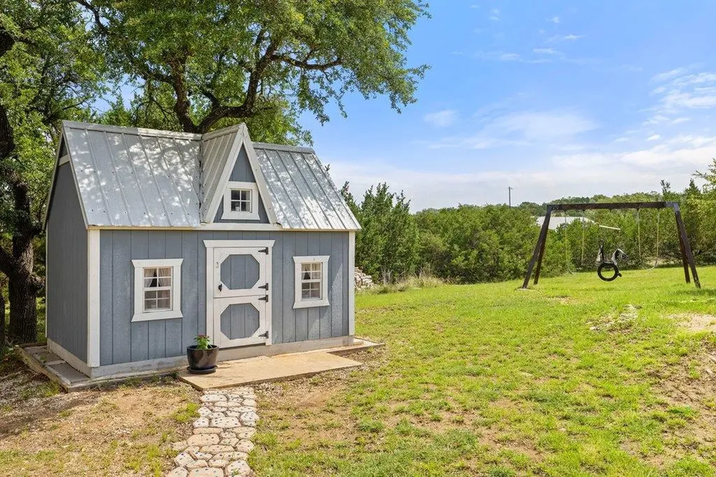 1051 Trailhead Circle Dripping Springs TX 78620