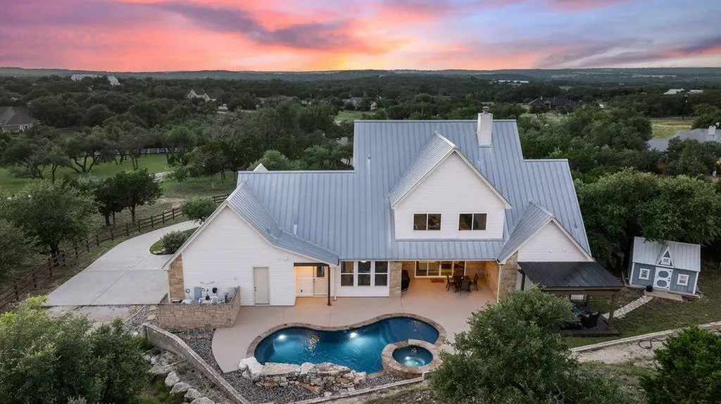 1051 Trailhead Circle Dripping Springs TX 78620
