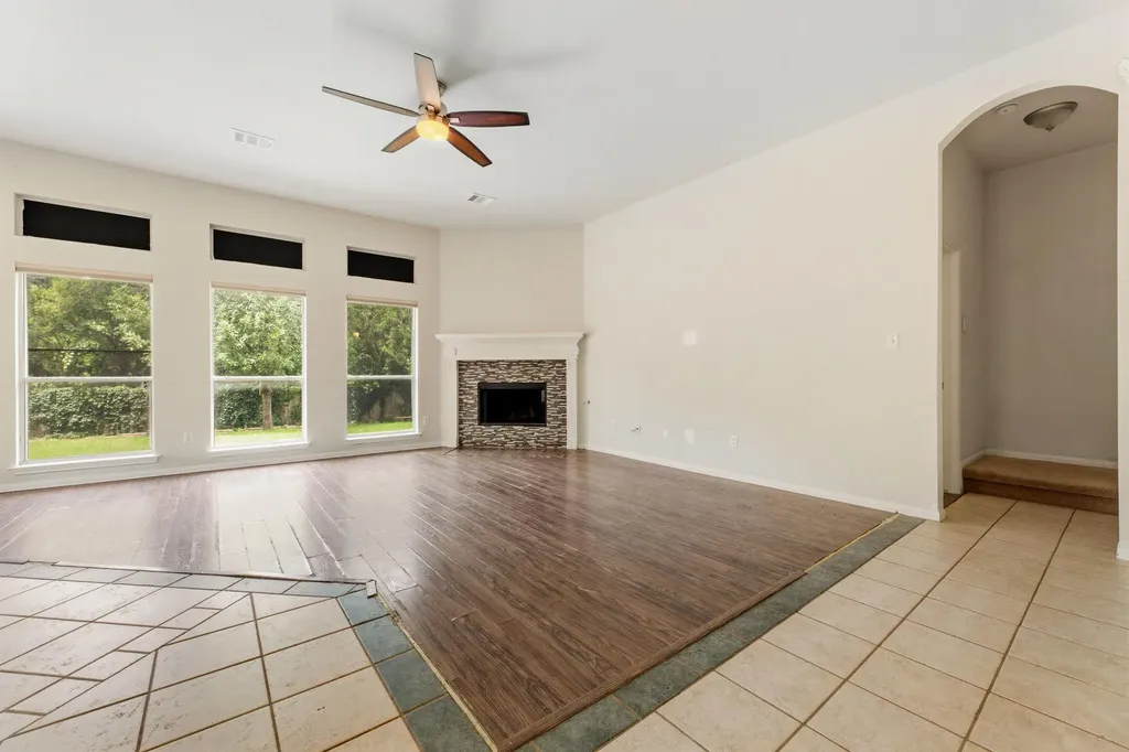406 Bellaire Oaks Drive Pflugerville TX 78660