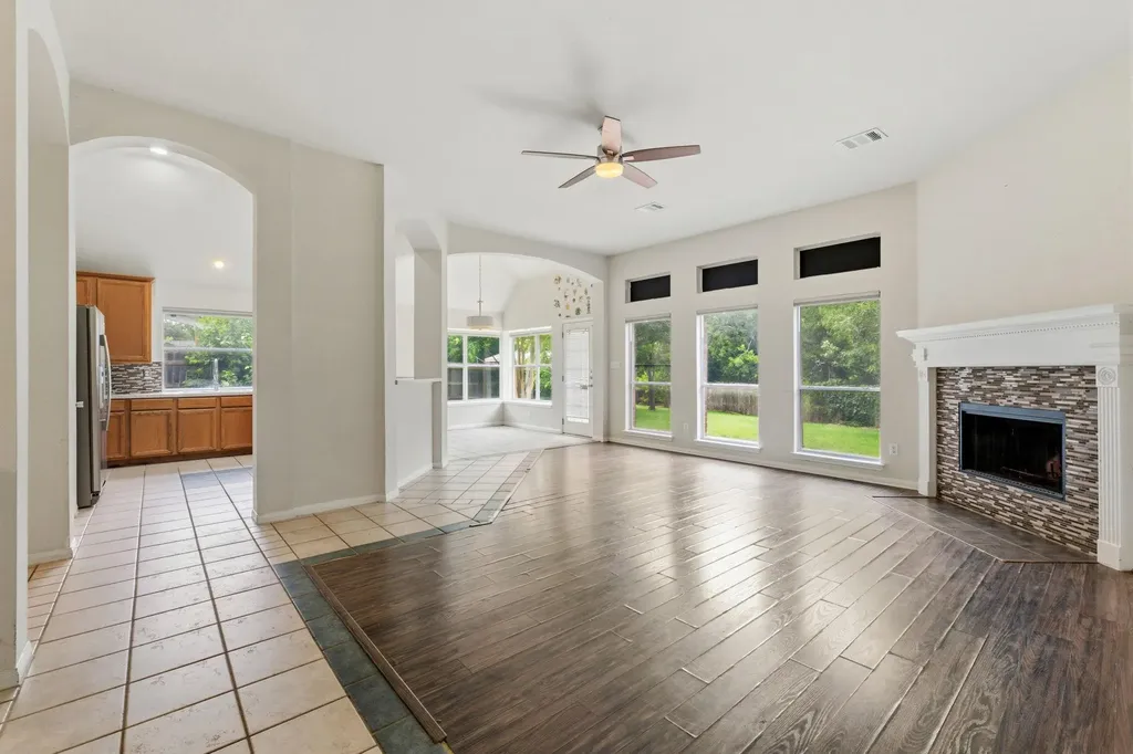 406 Bellaire Oaks Drive Pflugerville TX 78660
