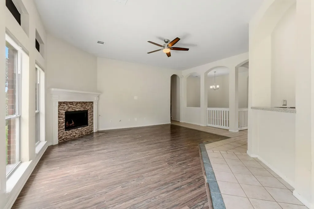 406 Bellaire Oaks Drive Pflugerville TX 78660
