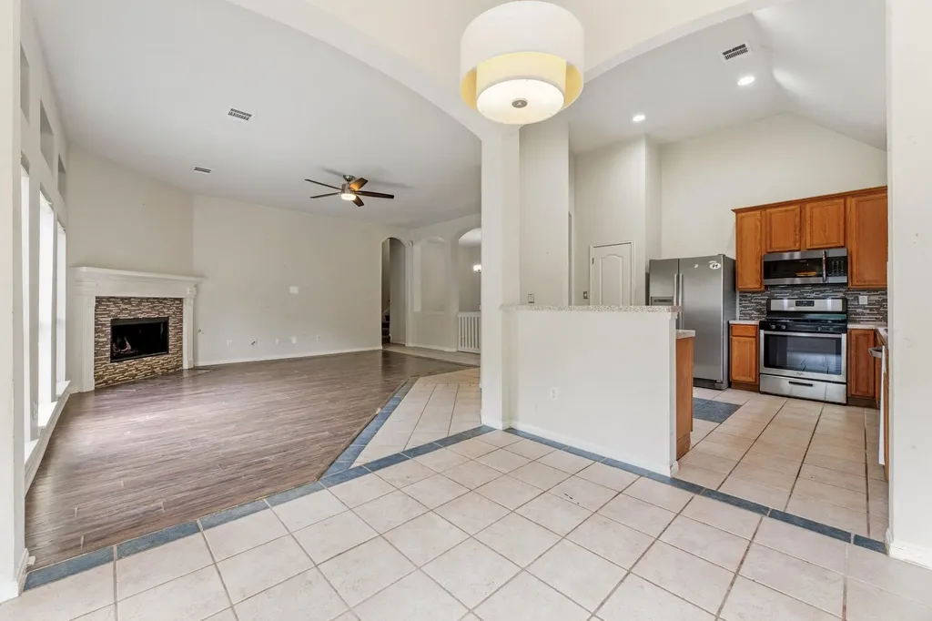 406 Bellaire Oaks Drive Pflugerville TX 78660