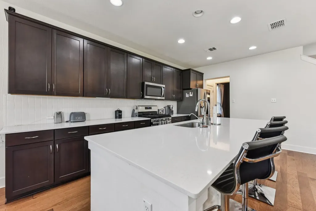 16928 Lathrop Avenue Pflugerville TX 78660
