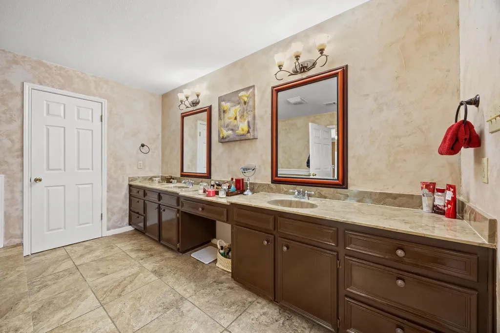 1341 Meadowild Drive Round Rock TX 78664