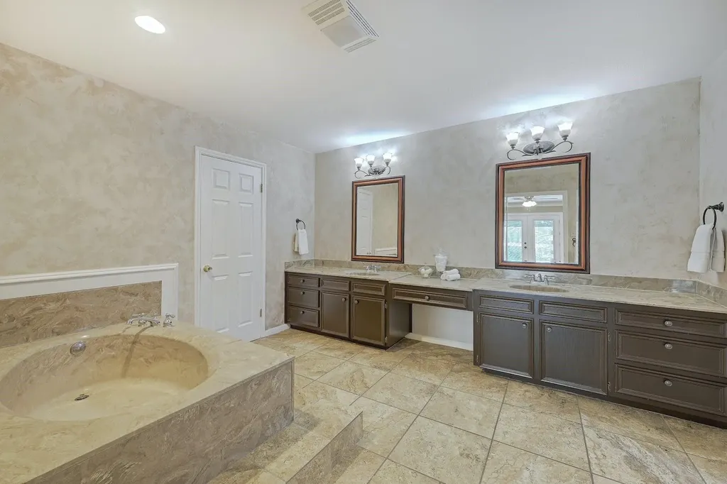 1341 Meadowild Drive Round Rock TX 78664