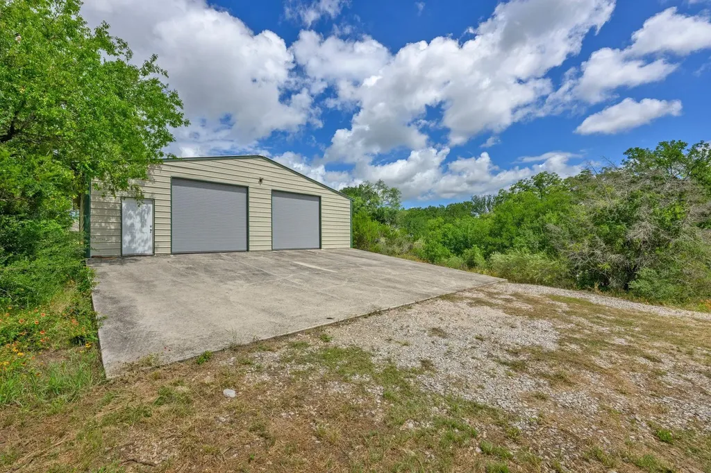 4810 And 4900 County Road 404 Spicewood TX 78669
