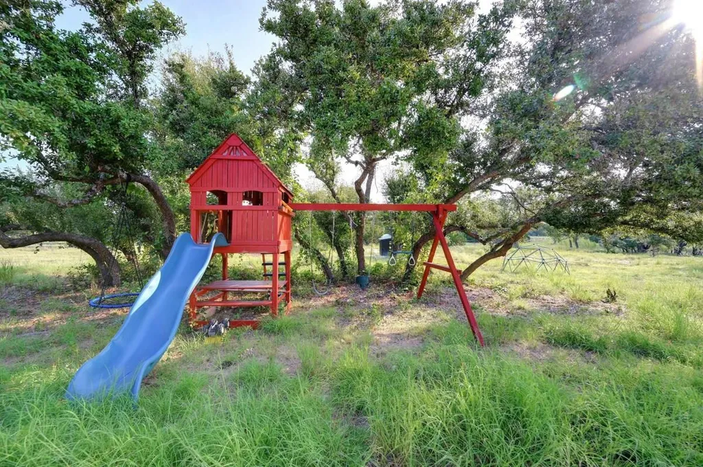 8952 Ranch Road 165 Blanco TX 78606