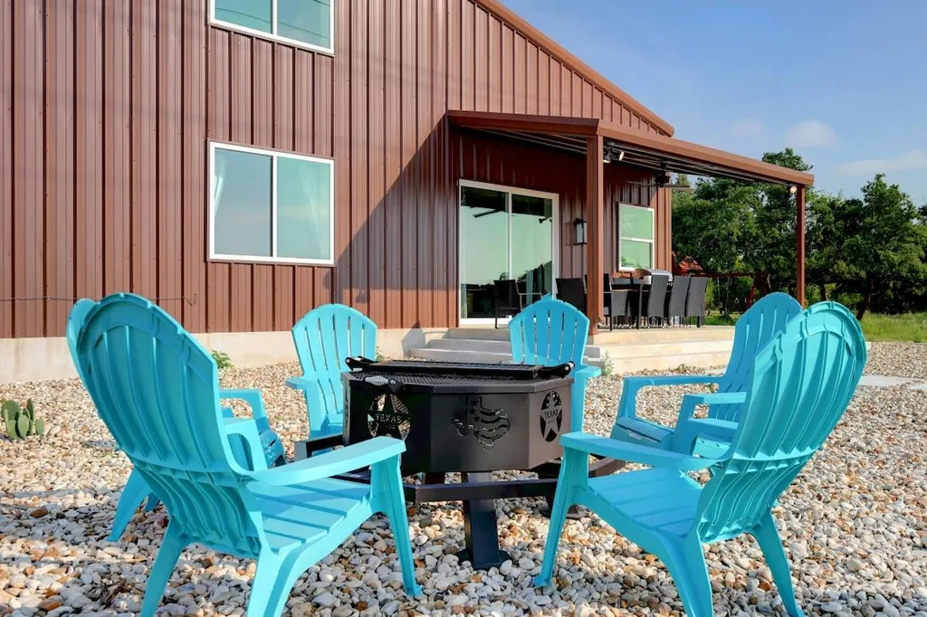 8952 Ranch Road 165 Blanco TX 78606