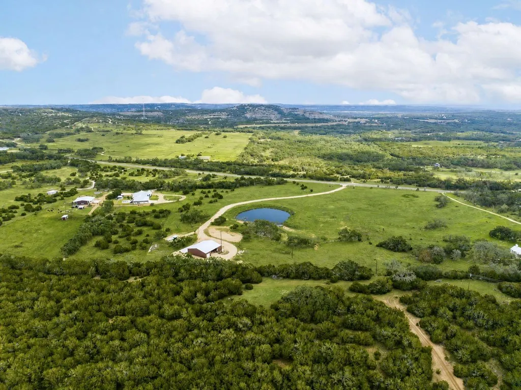 8952 Ranch Road 165 Blanco TX 78606