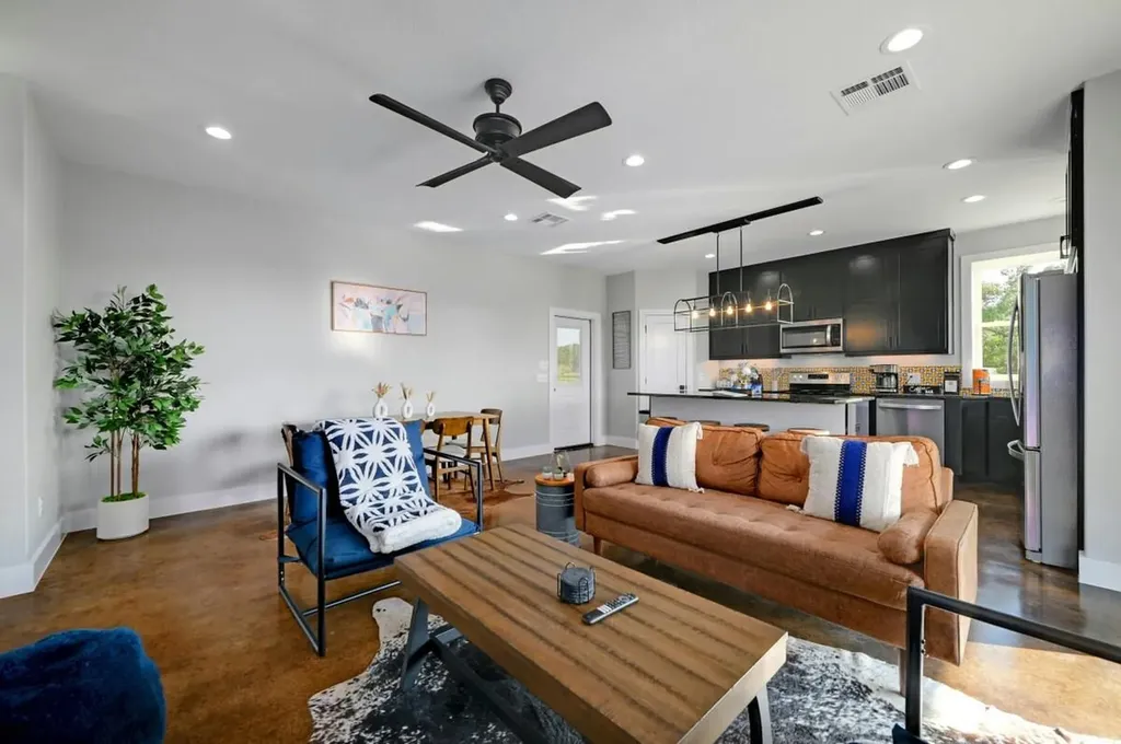 8952 Ranch Road 165 Blanco TX 78606