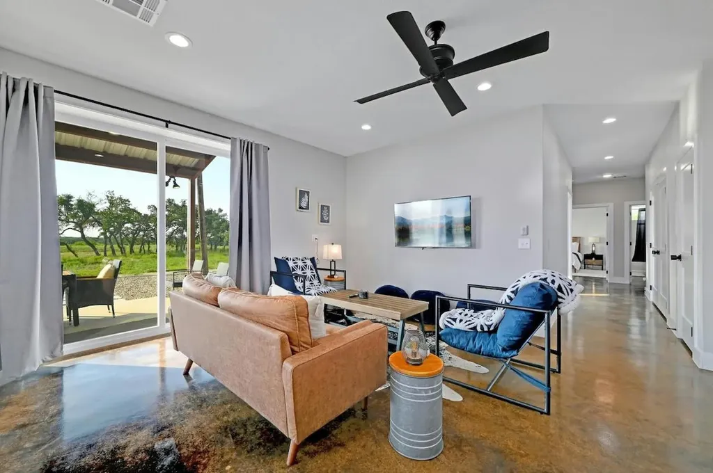 8952 Ranch Road 165 Blanco TX 78606