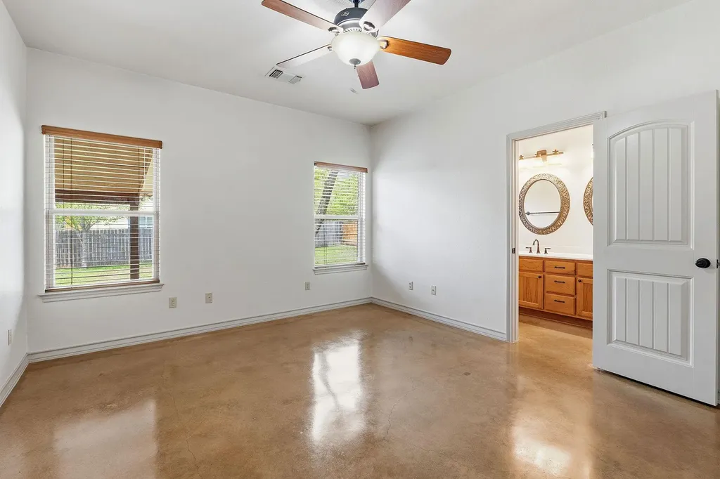 10215 Twin Lake Loop Dripping Springs TX 78620