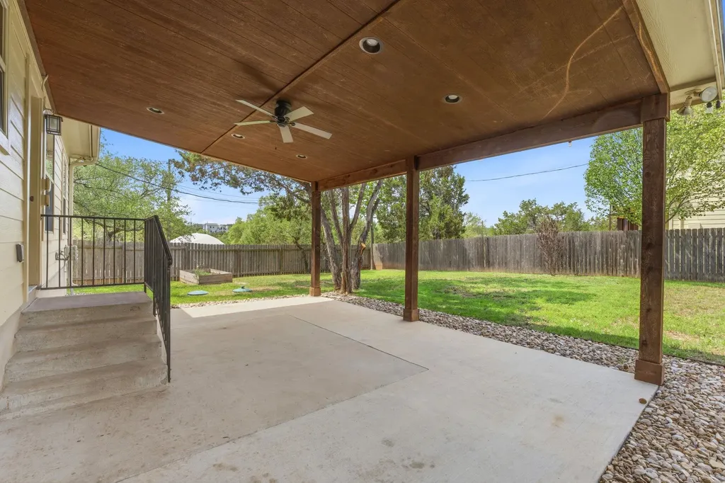 10215 Twin Lake Loop Dripping Springs TX 78620