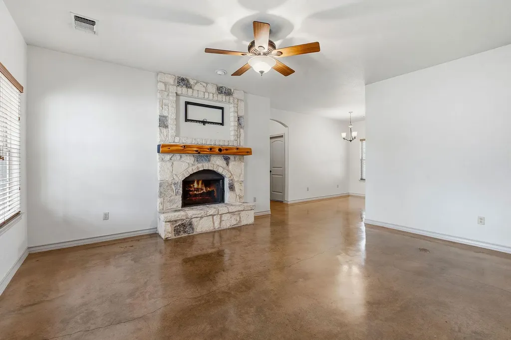 10215 Twin Lake Loop Dripping Springs TX 78620