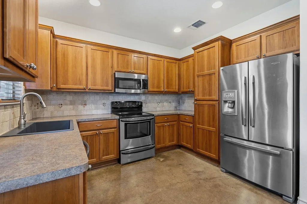 10215 Twin Lake Loop Dripping Springs TX 78620