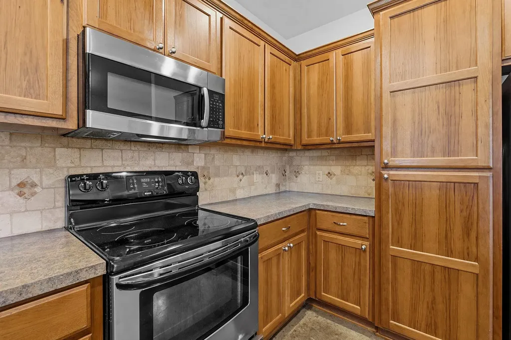 10215 Twin Lake Loop Dripping Springs TX 78620