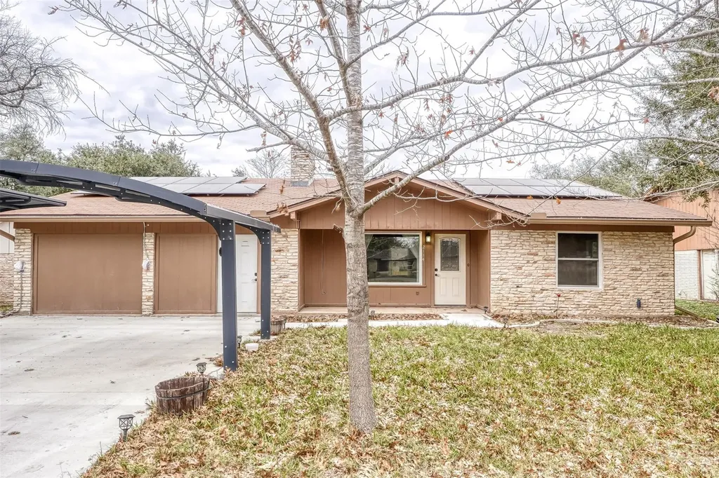 2114 Bel Air Drive Taylor TX 76574