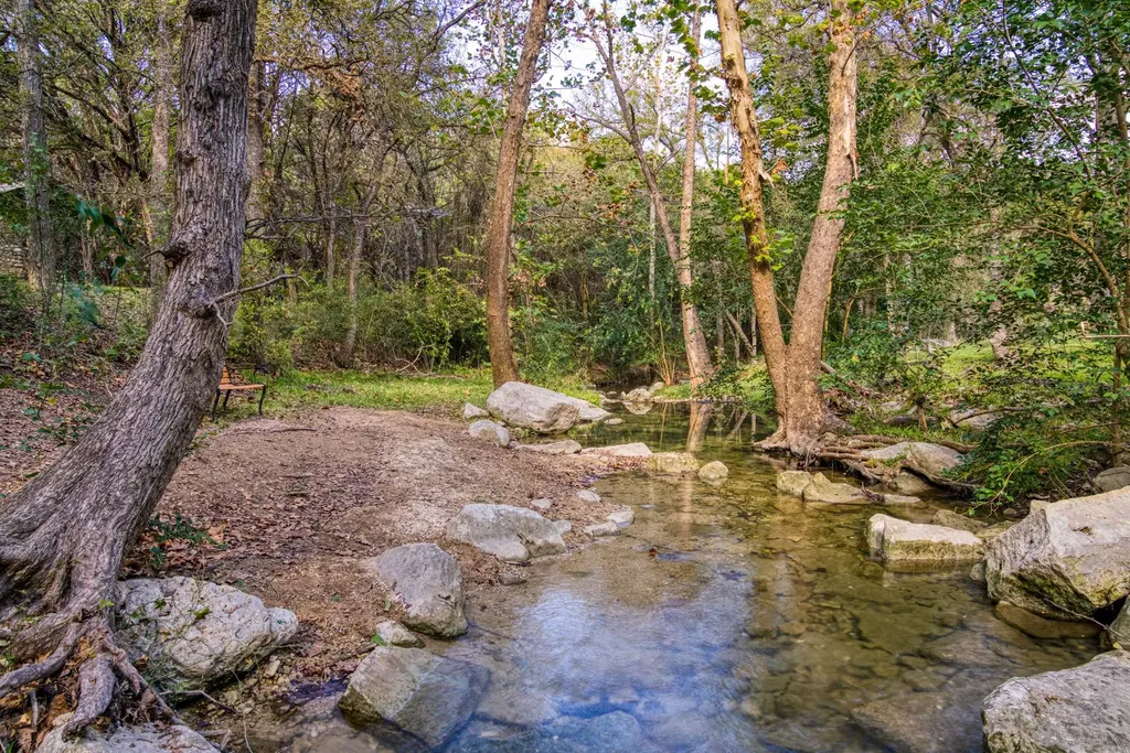 13701 Hunters Pass Austin TX 78734