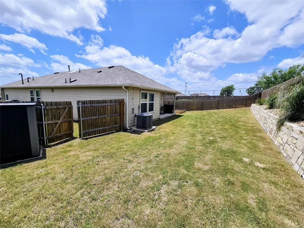 201 Elbow Bush Cove Kyle TX 78640