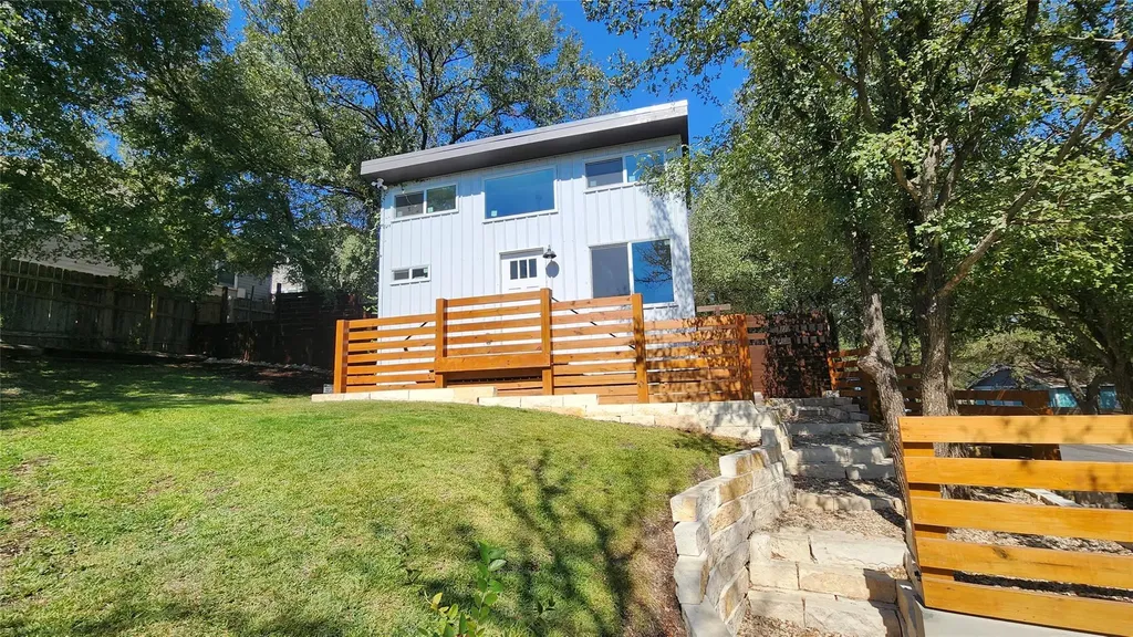 1134 Lott Avenue Austin TX 78721
