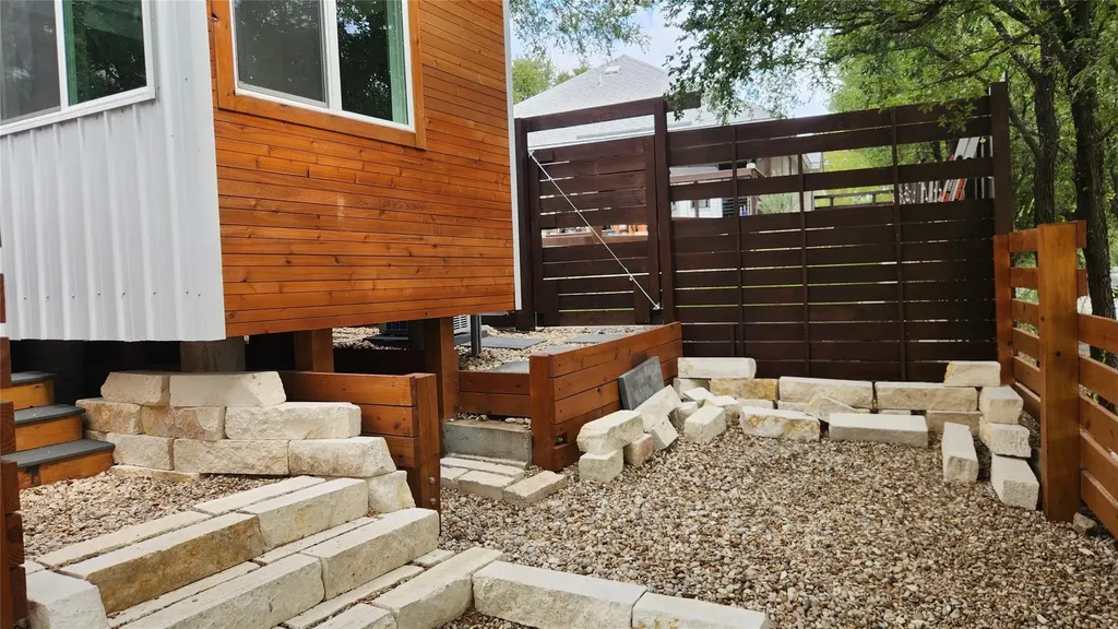 1134 Lott Avenue Austin TX 78721