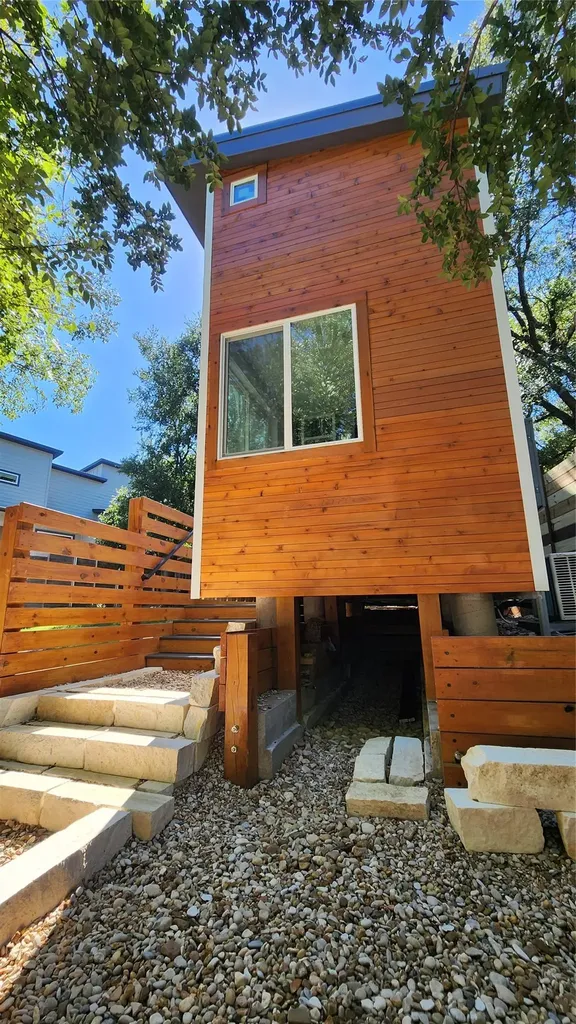 1134 Lott Avenue Austin TX 78721