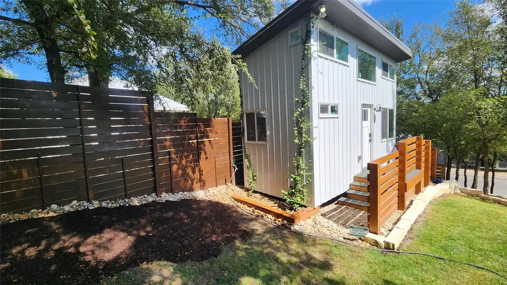 1134 Lott Avenue Austin TX 78721