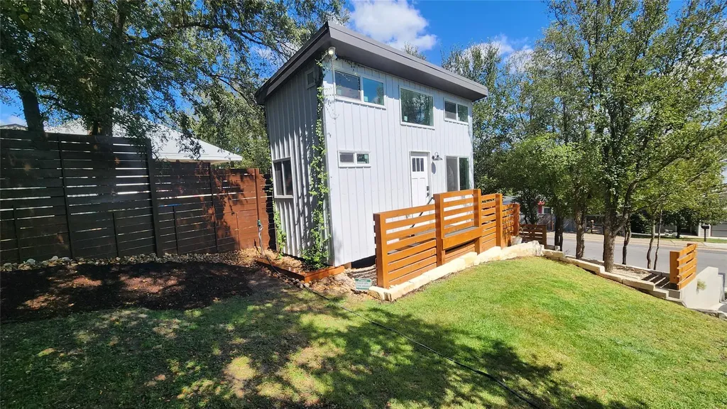 1134 Lott Avenue Austin TX 78721