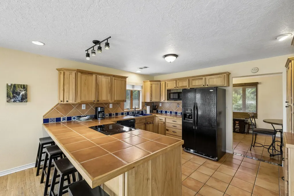1121 Bradstreet Canyon Lake TX 78133