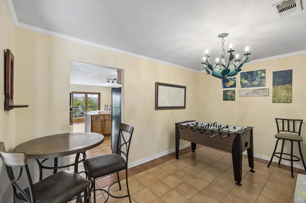 1121 Bradstreet Canyon Lake TX 78133