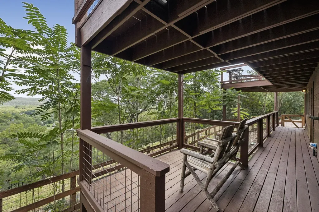 1121 Bradstreet Canyon Lake TX 78133