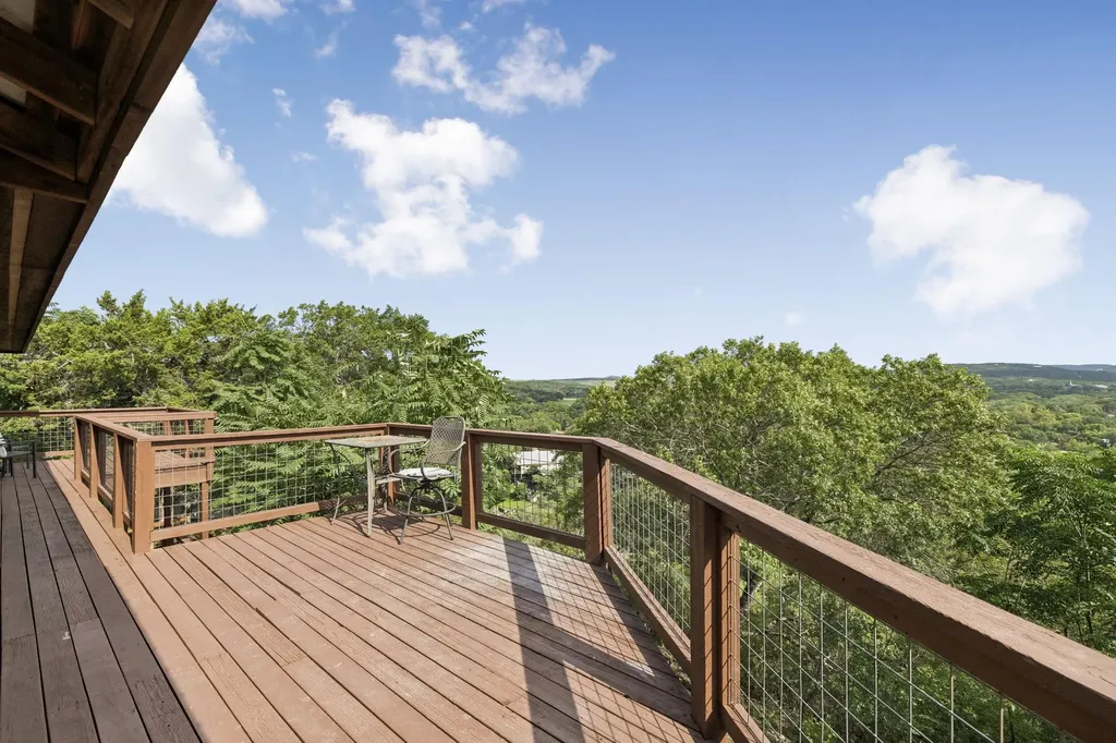 1121 Bradstreet Canyon Lake TX 78133