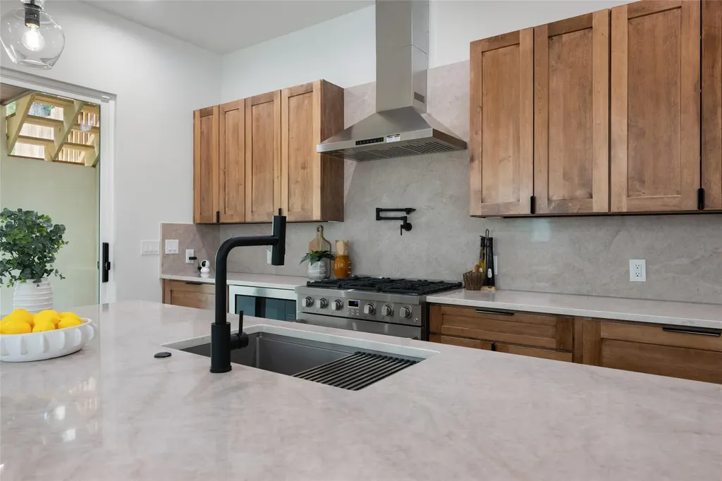 4324 Airport Boulevard Austin TX 78722