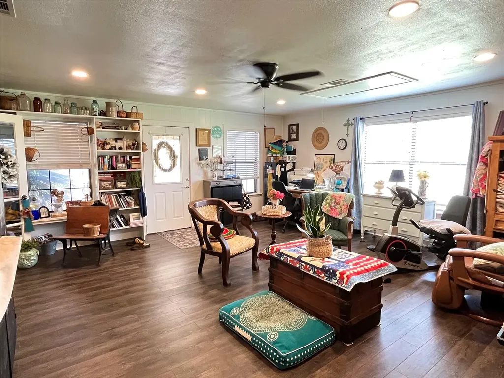 11009 Hwy 77 Highway Lexington TX 78947