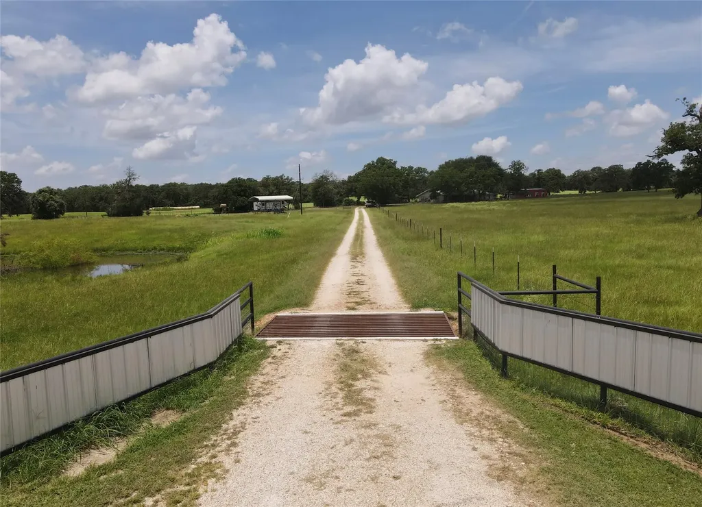 11009 Hwy 77 Highway Lexington TX 78947