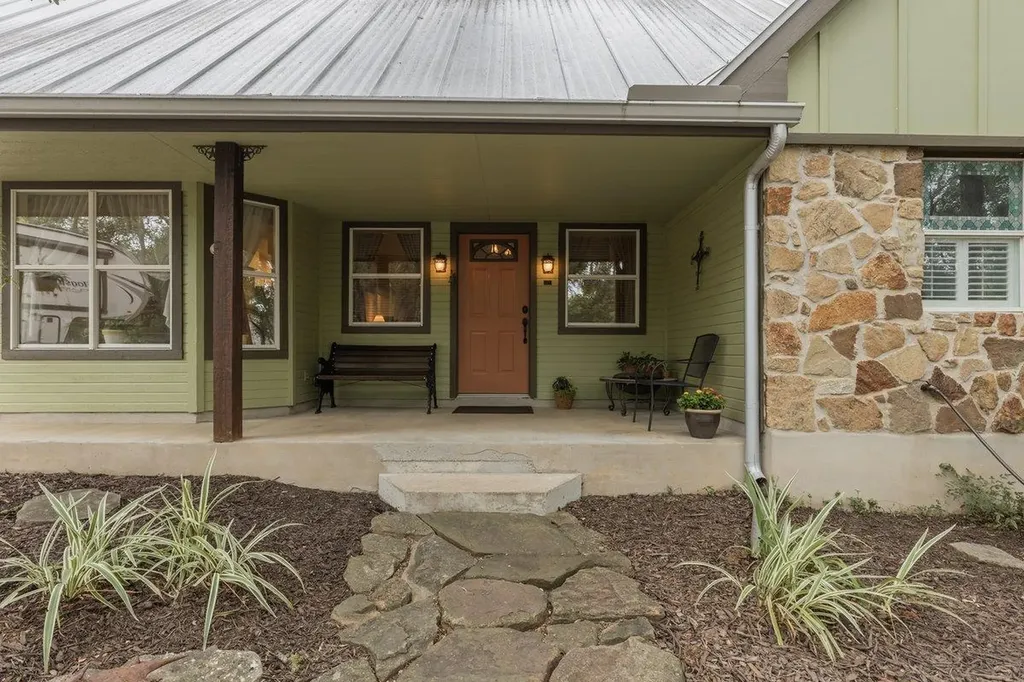 12400 Shady Acres Drive Buda TX 78610