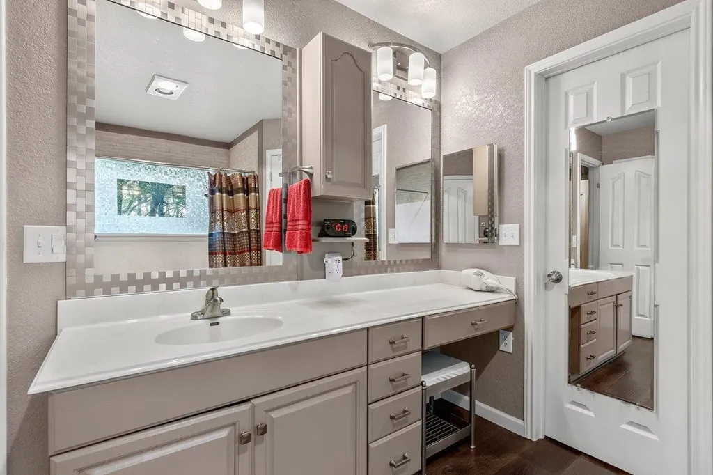 12400 Shady Acres Drive Buda TX 78610