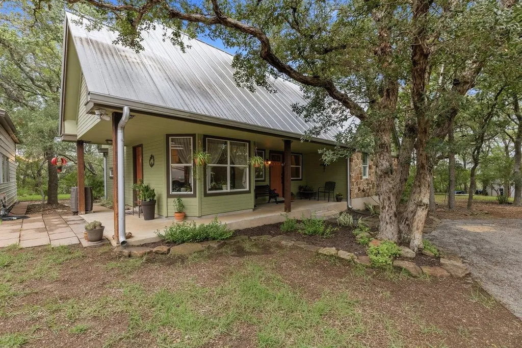 12400 Shady Acres Drive Buda TX 78610