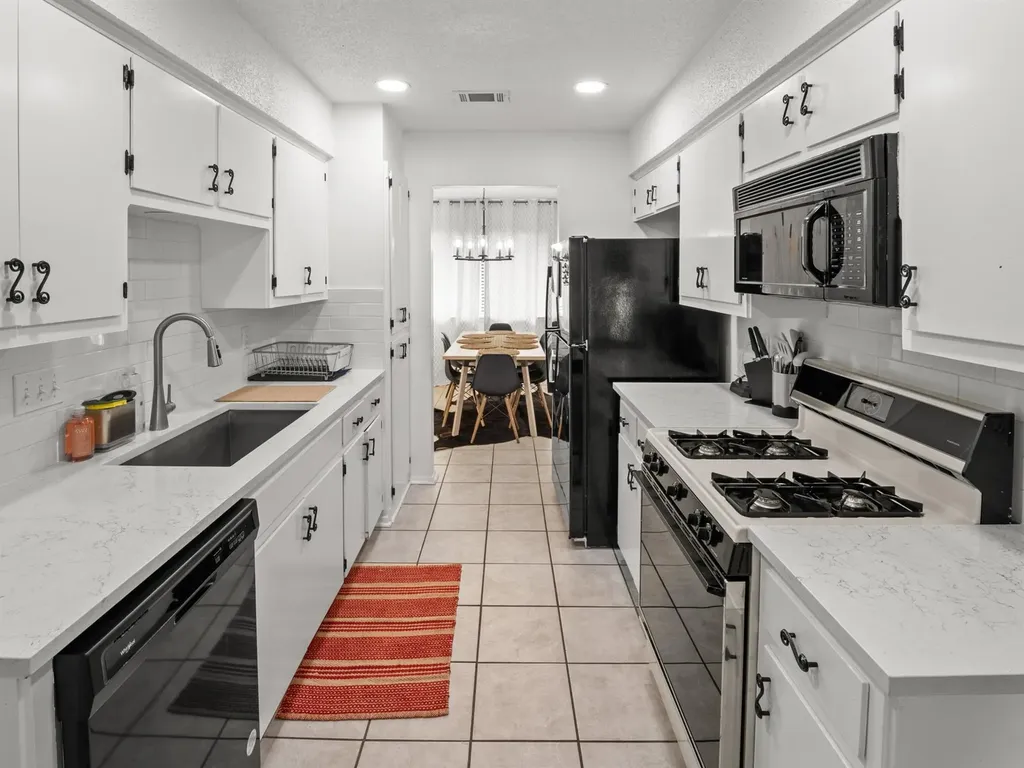 512 Mulberry Drive Austin TX 78745