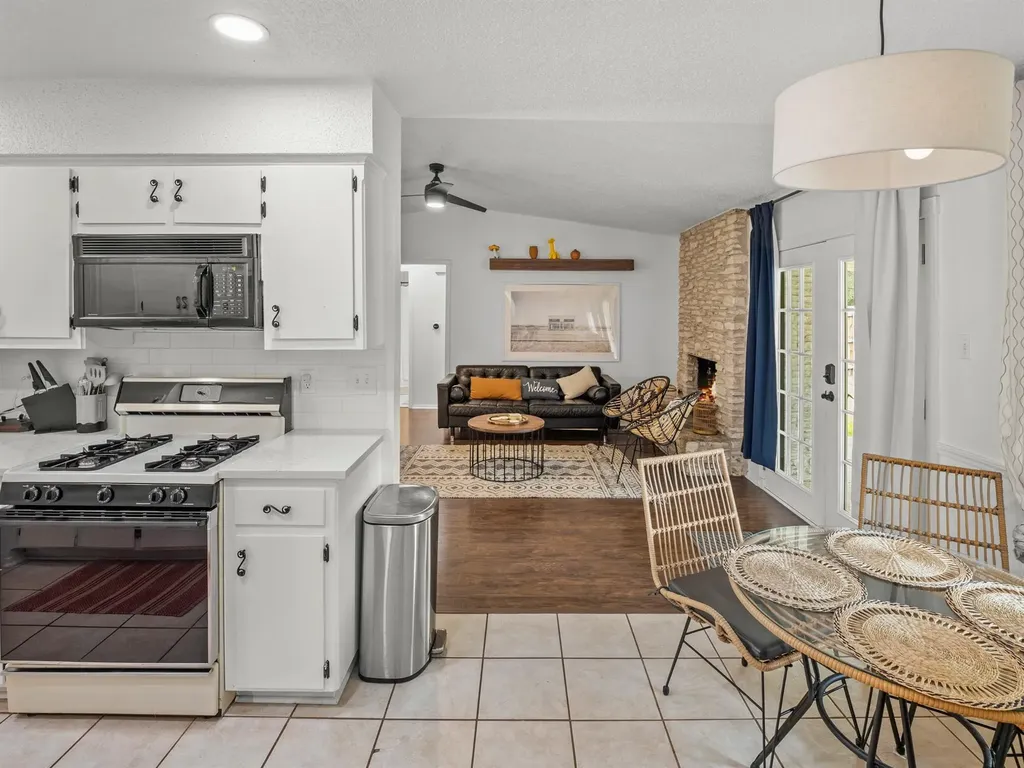 512 Mulberry Drive Austin TX 78745