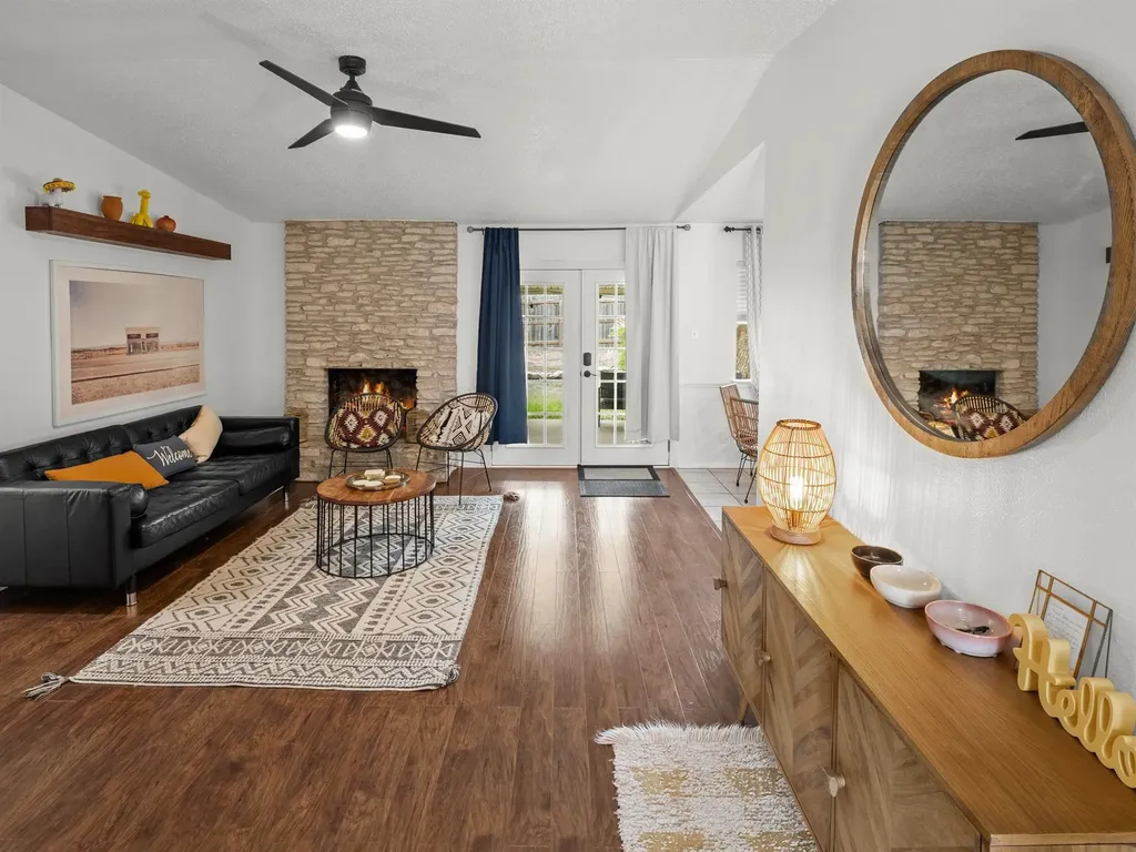 512 Mulberry Drive Austin TX 78745