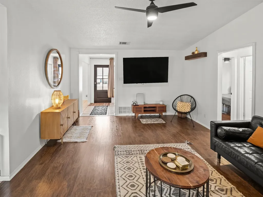 512 Mulberry Drive Austin TX 78745