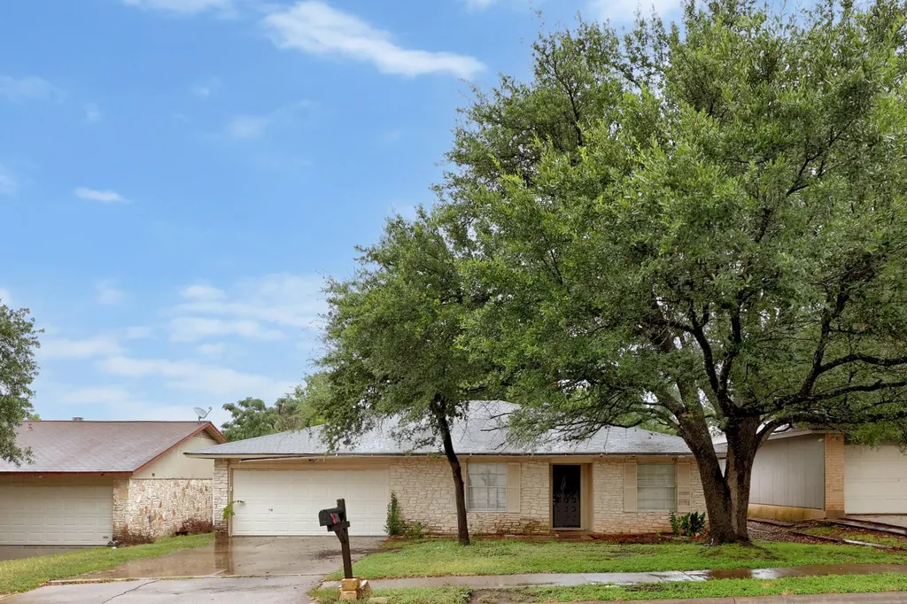 11304 Slippery Elm Trail Austin TX 78750