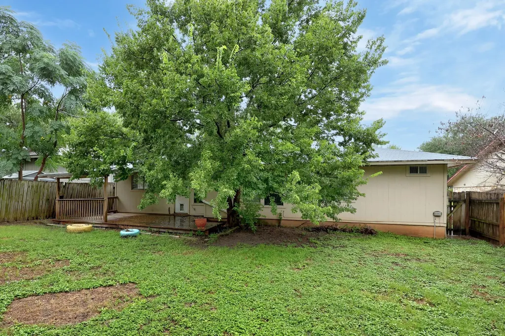 11304 Slippery Elm Trail Austin TX 78750