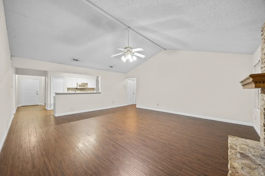 11304 Slippery Elm Trail Austin TX 78750