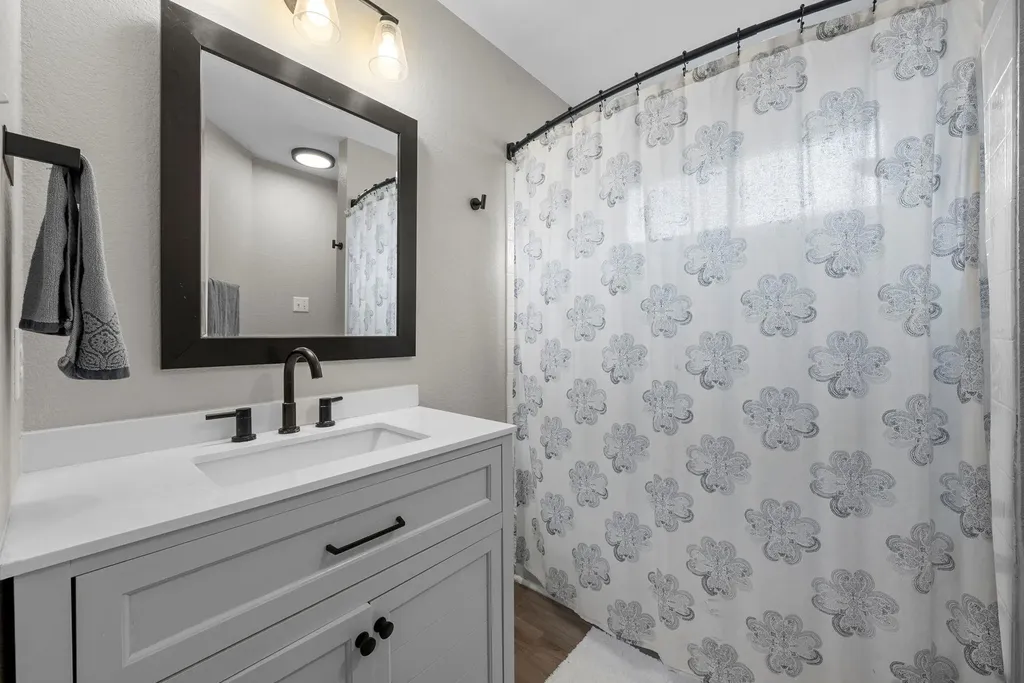525 Rolling Oak Drive Round Rock TX 78664