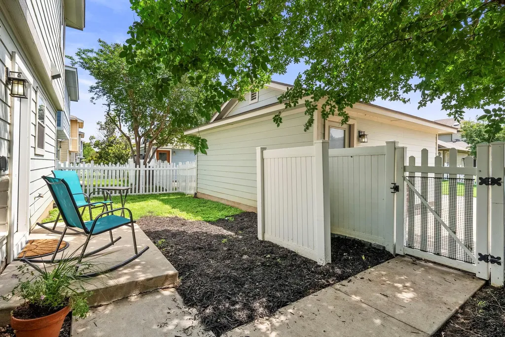 525 Rolling Oak Drive Round Rock TX 78664